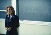 Während Doggett seine eigenen Schlüsse aus den seltsamen Morden zieht, wird Agent Scully (Gillian Anderson) an die FBI-Akademie versetzt ...