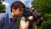 Der Journalist kam im Sommer auf den Wolf. Er berichtete für den NDR über das erste Rudel in der Lüneburger Heide. Seitdem lässt ihn das Thema nicht mehr los.