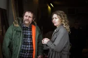 Harpa (Nína Dögg Filippusdóttir) bekommt ein Übernahme-Angebot für die Firma. Mitarbeiter Pétur (Reynir Pétur Ingvarsson) ist skeptisch.