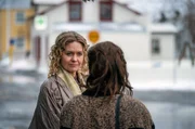 Können Harpa (Nína Dögg Filippusdóttir, li.) und Tinna (Kristín Þóra Haraldsdóttir, re.) einander vertrauen?