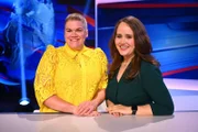 Gisa Flake (l.) und Grünen Politikerin Ricarda Lang sind ein Team im "heute-show extra - Das Quiz".