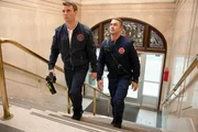 Matthew Casey (Jesse Spencer, l.) und Kelly Severide (Taylor Kinney, r.)