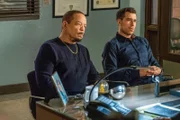 Odafin Tutuola (l. Ice-T) und Joe Velasco (r. Octavio Pisano)    +++