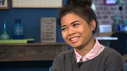 Phannita (Bild) ist auf der Suche nach ihrem Vater und setzt all ihre Hoffnung in Julia Leischik.