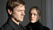 Richard (Marcus Mittermeier) verspricht Stefanie (Nina Bott), dass alles gut wird.