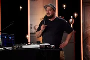 Latein mit Björn Puscha.; Mit David Scheid tritt der DJ unter den Kabarettisten auf die Bühne und liefert Kleinkunst mit höchstem Swag-Faktor.