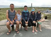 SRF bi de Lüt: Familiensache Ferienzeit Staffel 3 Familienausflug der Familie Bernhard in Skagen: Andi, Leena, Tanja, Gina und Jana