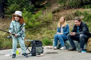 Kommissar Rolf Larsen (Anders W. Berthelsen) freut sich über die gemeinsame Zeit mit seiner verschwunden geglaubten Tochter Andrea (Kaja Gramkow). Deren Ziehmutter Julita (Zofia Wichlacz) beäugt das Verhältnis jedoch skeptisch.