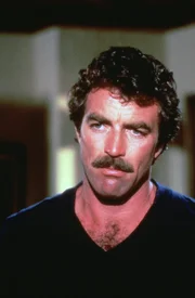 Privatdetektiv Thomas Sullivan Magnum (Tom Selleck) löst seine Fälle meist auf sehr liebenswerte und auch tollpatschige Art ...
