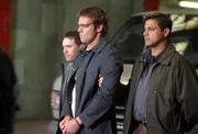 Daniel (Michael Shanks, mi.) wird von einer Truppe, die sich 'The Trust' nennt, entführt und erpresst...