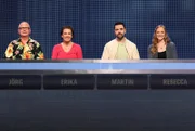ARD GEFRAGT - GEJAGT FOLGE 896, "Alexander Bommes präsentiert beliebtes Quizformat", am Donnerstag (21.08.25) um 18:00 Uhr im ERSTEN. Aufzeichnung zum ARD-Quiz „Gefragt-Gejagt“  Die Kandidaten (v.l.n.r. am Panel):  Jörg Nießner, Erika Beck, Martin Redel, Rebecca Winter.