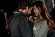 Hoffen, dass alles bald ein Ende hat: Tom (Noah Wyle, l.) und Anne (Moon Bloodgood, r.) ...