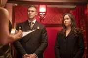 Special Agent Leroy Jethro Gibbs (Austin Stowell, l.); Special Agent Lala Dominguez (Mariel Molino, r.)