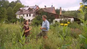 Jens lernt den Reinighof und das Projekt Biotopia kennen – Daniela Schaffart lebt in dieser modernen Kommune.