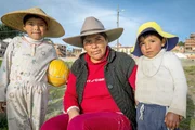 Wie viele Kinder in Bolivien ist der fünfjährige Jheremy (re.) schwer herzkrank und braucht dringend die Hilfe der Kinderkardiologen von La Paz.