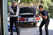 Alden Parker (Gary Cole, l.); Nick Torres (Wilmer Valderrama, r.)