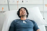 rec. Forschung mit Psychedelika - Sind Drogen die bessere Therapie? Reporter Robin Pickis nimmt bei einer Studie teil, die über die Psychadelika forscht.