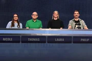 ARD GEFRAGT - GEJAGT FOLGE 885, "Alexander Bommes präsentiert beliebtes Quizformat", am Mittwoch (06.08.25) um 18:00 Uhr im ERSTEN. Aufzeichnung zum ARD-Quiz „Gefragt-Gejagt“  Die Kandidaten (v.l.n.r. am Panel):  Nicole Reineke, Thomas Borchert, Laura Krug, Philip Dobraß.