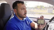 ARD/SWR ZUGEPFLASTERT!, "Wie schützen wir unsere Städte vor dem Hitzekollaps?", am Mittwoch um 22:50 Uhr im ERSTEN. Mithilfe modernster Messtechnik wird dokumentiert, wie sich Hitzetage im Körper von Ilyas Demiroglu auswirken. Der Mannheimer Pflegedienstleiter sorgt dafür, dass seine Patienten den Sommer gut überstehen und ist dabei selbst hohen Temperaturen ausgesetzt.