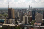 Nairobi, die Hauptstadt von Kenia, ist erst etwas über ein Jahrhundert alt und strotzt vor jugendlicher Energie. Genau die fängt Thandiwe Muriu in ihren Fotos ein.