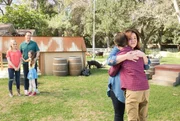 (v.li.): Meg Donnelly (Taylor Otto), Diedrich Bader (Greg Otto), Julia Butters (Anna-Kat Otto), Daniel DiMaggio (Oliver Otto), Katy Mixon (Katie Otto).