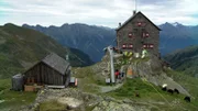 Die Erlanger Hütte in den Ötztaler Alpen.