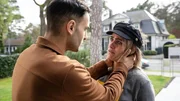 Wird Nihat (Timur Ülker) es schaffen, Liz (Sarah Mangione) von einem großen Fehler zu bewahren?