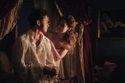 Joseph II. (Aaron Friesz), Greta (Lucie Šteflová).