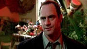 Um den Mord an einen kleinen afrikanischen Jungen auf zu klären, ermittelt Elliot Stabler (Christopher Meloni) in einem Kerzengeschäft. Er erhofft sich dadurch mehr Informationen zu der gefunden Kerze zu bekommen.