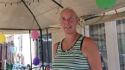 Katrin befindet sich mitten in den Vorbereitungen für Amalias ersten Geburtstag. Die stolze Oma steckt viel Herzblut in die Feier für ihre zweitjüngste Enkelin.