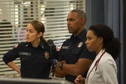 (v.l.n.r.) Andy Herrera (Jaina Lee Ortiz); Ben Warren (Jason George); Dr. Maggie Pierce (Kelly McCreary)