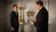 Der junge Frieden zwischen Morland (John Noble, r.) und seinem Sohn Sherlock (Jonny Lee Miller, l.) wird durch die Geheimniskrämerei des Geschäftsmannes auf eine harte Probe gestellt ...