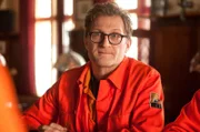 ARD Degeto DIE DREI VON DER MÜLLABFUHR - KASSENSTURZ, am Freitag um 20:15 Uhr und um 01:20 Uhr im ERSTEN. „Käpt’n“ Werner Träsch fühlt sich mit Ralle (Jörn Hentschel) und Tarik in seiner Stammkneipe wie zuhause.