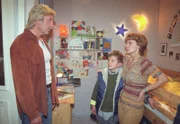 Guido Sperling (Juergen Polzin trifft Kathrin Globisch (Andrea K. Loewig) und seinen Sohn Lucas (Nick Uhlemann)