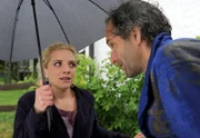 ARD STURM DER LIEBE FOLGE 1372, am Montag um 15:10 Uhr im ERSTEN. Die erschrockene Tanja (Judith Hildebrandt, l.) verweigert Curd (Holger Gotha, r.) die Hilfe.