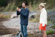 Leon (Daniel Fehlow) und Sarah (Susan Sideropoulos)