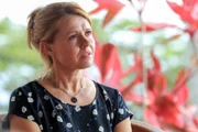 Sian Gibson (Gilly White).