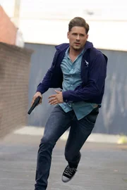 Josh Folsom (Matt Lauria)