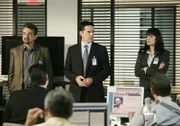 Versuchen alles, um den Mörder von Vanessa Holden, die von ihrem Peiniger bestialisch hingerichtet wurde, dingfest zumachen: Hotch (Thomas Gibson, l.), Rossi (Joe Mantegna, M.) und Prentiss (Paget Brewster, r.) ...