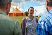 Die Mutter der Opfers hat wichtige Hinweise, v.li.: André Babikian als Flemming, Nanna Bøttcher als Annemarie Kjeldsen, Peter Mygind als Dan Sommerdahl