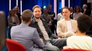 Wortwitz, Situationskomik oder herrlich absurde Anekdoten: Diese Best-of-Ausgabe bringt die unterhaltsamsten und lustigsten Momente aus den vergangenen Jahren "Kölner Treff" auf den Bildschirm. Mit dabei: Micky Beisenherz (l) mit den Gästen Bastian Bielendorfer (M) und Öczan Cosar (Podcast "Bratwurst & Baklava").