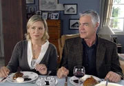 Ines (Susanne Schäfer) und Johann (Michael Greiling) verstehen sich prächtig.