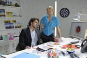 Können Alexanders Entscheidung nach und nach verstehen: Jonas (Roy Peter Link, l.) und Anna (Jeanette Biedermann, r.) ...