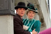 Detective Murdoch (Yannick Bisson) und Anna (Lisa Fulford)
