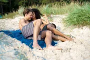 Noah (Arne-Carlos Böttcher) und Almila (Carmela Bonomi).