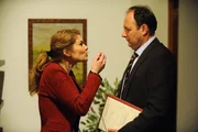 Hubert hat insgeheim genug von der Scharade. Von links: Uschi Guggenmoser (Silke Popp) und Hubert Kirchleitner (Bernhard Ulrich).