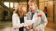 Ilse (Christiane Reiff, re.) soll einen Roman für einen Verlag schreiben und bekommt plötzlich eine Schreibblockade. Zu allem Überfluß nervt sie Jeanette (Christine Schuberth) mit ihrem schlechten Manuskribt.