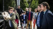 Schlangenliebhaber Gisbert (Tarik Sanli, Mitte) hofft, dass Benny (Ruben Storck) es schafft, seine Boa Constrictor vor den fiesen Drogenkurieren Roland (Bastian Reiber, 2. von rechts) und Sergio (Jonas Hien, ganz rechts) zu retten.