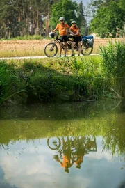 Möglichst viel Zeit verbringen die gelernte Fahrradmechanikerin Annette und ihr Freund Michael in der Natur - wie etwa im Fränkischen Knoblauchsland.