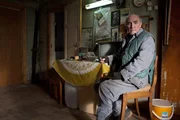 Nach dem Tod seiner Frau wurde Bauer Fredrik (Donald Sumpter) zum kauzigen Einzelgänger.